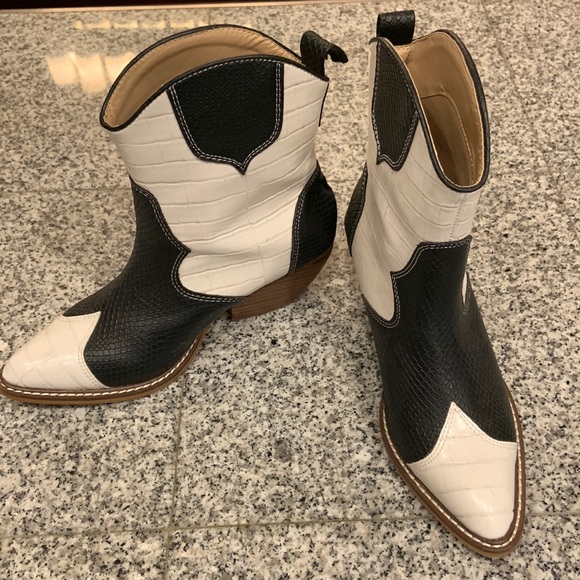 Boots - Picture 1 of 3